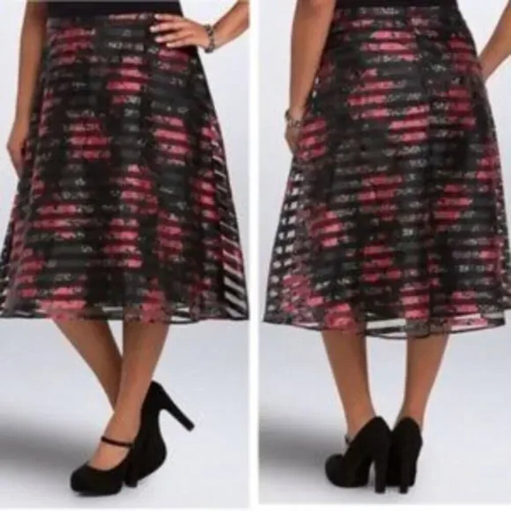 NWT Torrid Midi Skirt Floral Shadow Black Red Roses Stripes